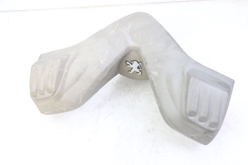 photo de COUVRE GUIDON AVANT PEUGEOT ELYSTAR 125 (2002 - 2007)