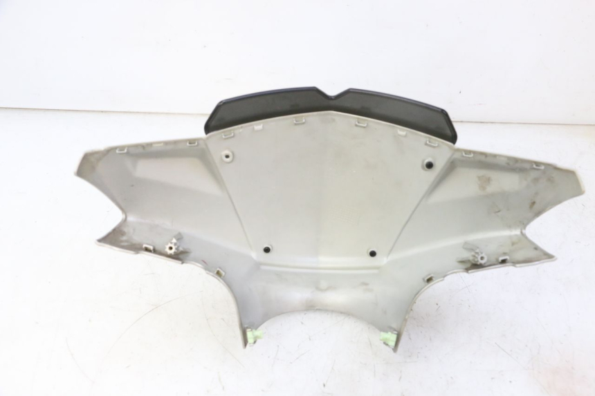 photo de COUVRE GUIDON AVANT PEUGEOT KISBEE 2T 50 (2010 - 2017)