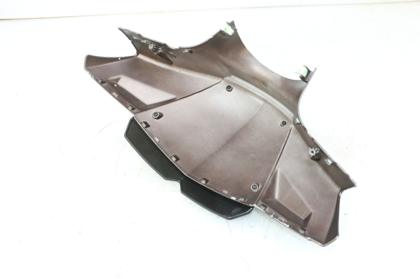 photo de COUVRE GUIDON AVANT PEUGEOT KISBEE 2T 50 (2010 - 2017) - Points de fixation