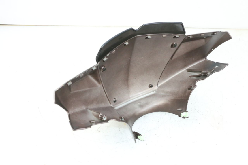 photo de COUVRE GUIDON AVANT PEUGEOT KISBEE 2T 50 (2010 - 2017) - État de surface