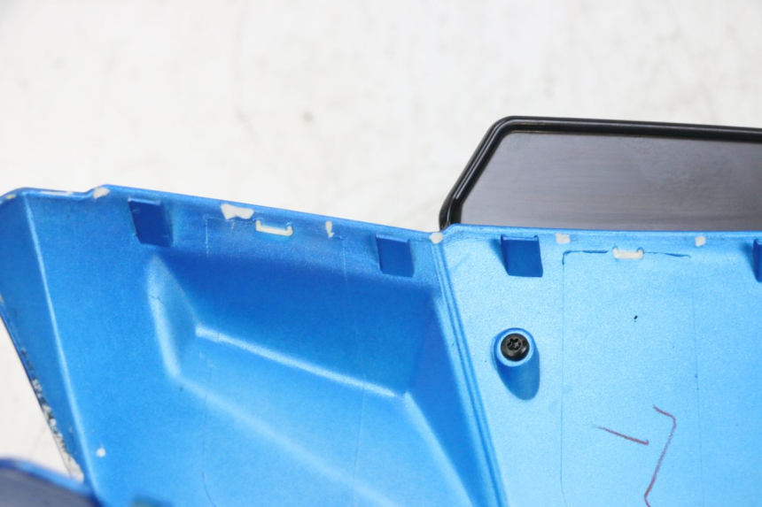 photo de COUVRE GUIDON AVANT PEUGEOT KISBEE 4T 50 (2010 - 2017) - Détail de la pièce