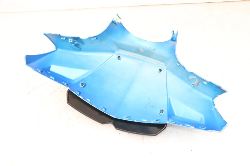 photo de COUVRE GUIDON AVANT PEUGEOT KISBEE 4T 50 (2010 - 2017) - Vue rapprochée