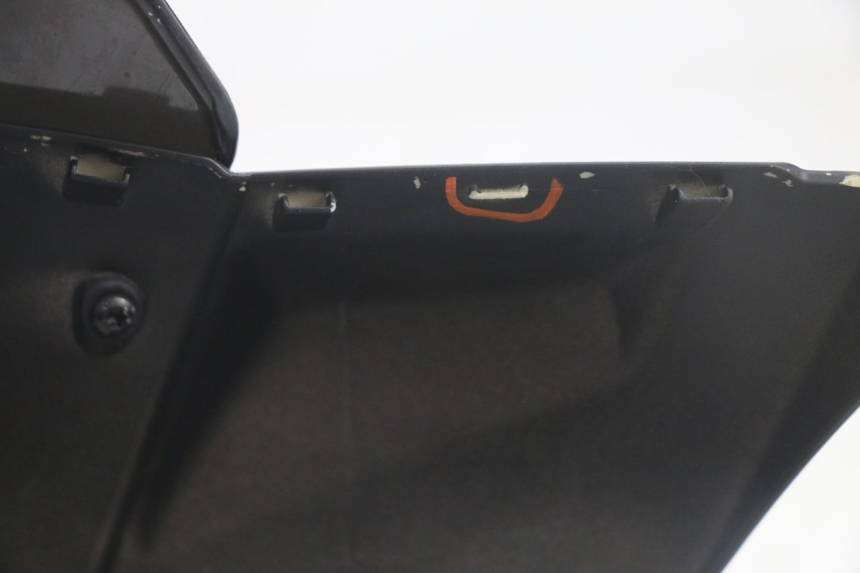 photo de COUVRE GUIDON AVANT PEUGEOT KISBEE 4T 50 (2018 - 2022) - Points de fixation