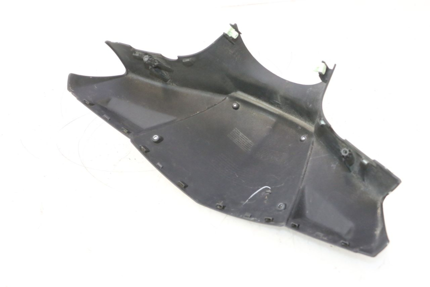 photo de COUVRE GUIDON AVANT PEUGEOT KISBEE 4T 50 (2023 - 2026) - Points de fixation