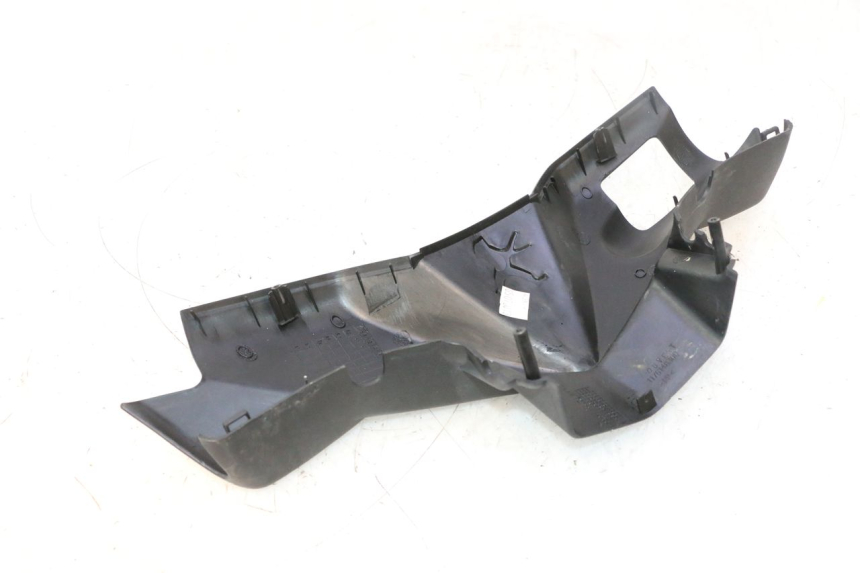 photo de COUVRE GUIDON AVANT PEUGEOT LUDIX PRO 2T 50 (2010 - 2017) - Points de fixation