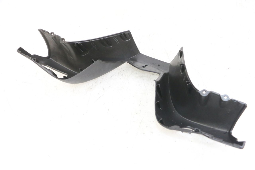photo de COUVRE GUIDON AVANT PIAGGIO MP3 LT 300 (2010 - 2016)