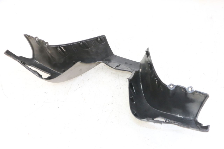 photo de COUVRE GUIDON AVANT PIAGGIO MP3 LT 300 (2010 - 2016) - État de surface