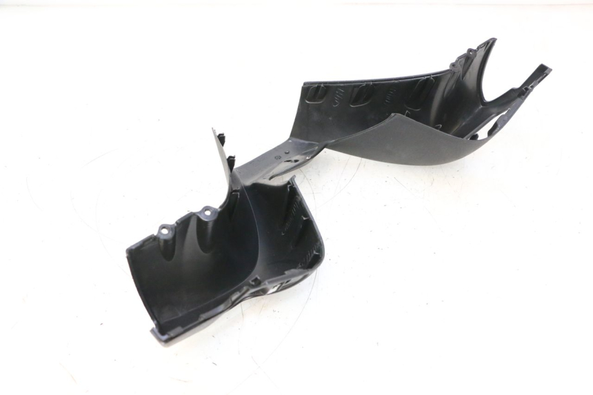 photo de COUVRE GUIDON AVANT PIAGGIO MP3 LT 300 (2010 - 2016) - Vue d’ensemble