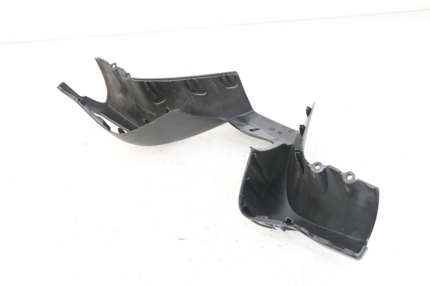 photo de COUVRE GUIDON AVANT PIAGGIO MP3 500 (2011 - 2015)