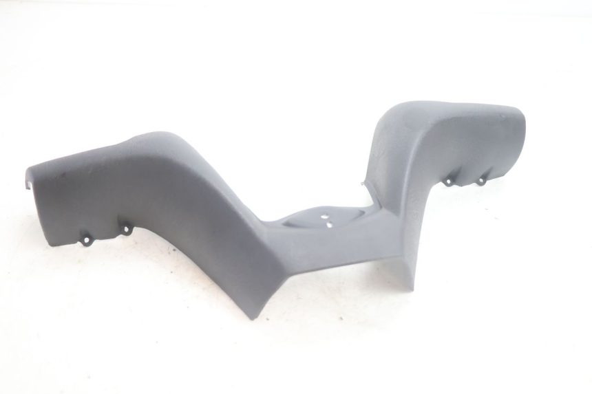 photo de COUVRE GUIDON AVANT PIAGGIO MP3 500 (2011 - 2015) - Détail de la pièce