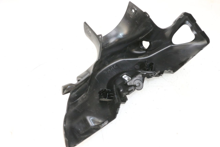 photo de COUVRE GUIDON AVANT YAMAHA NEO'S CORE 1 (2022 - 2026) - Détail de la pièce