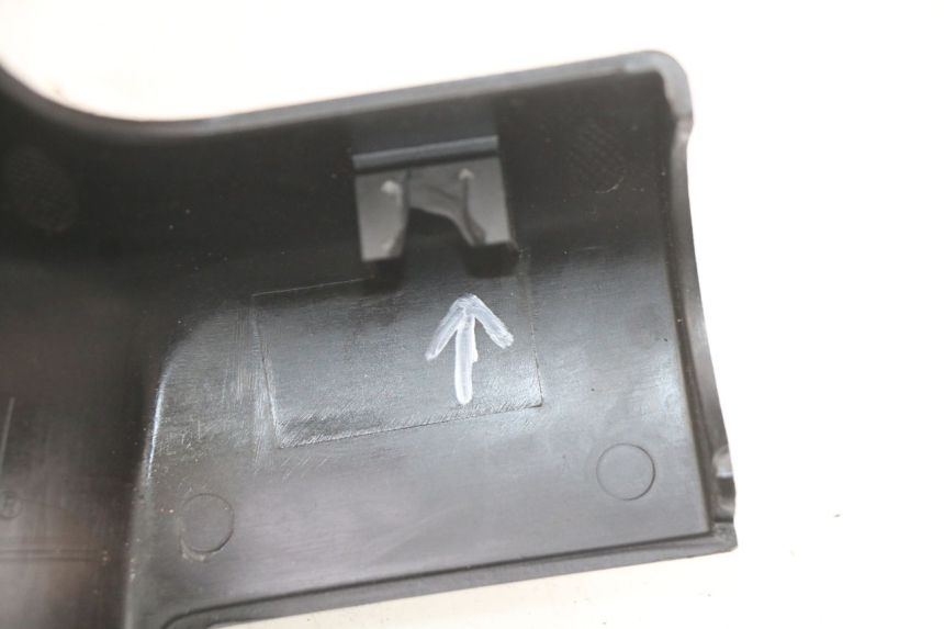photo de COUVRE GUIDON AVANT PEUGEOT CITYSTAR 125 (2011 - 2017)
