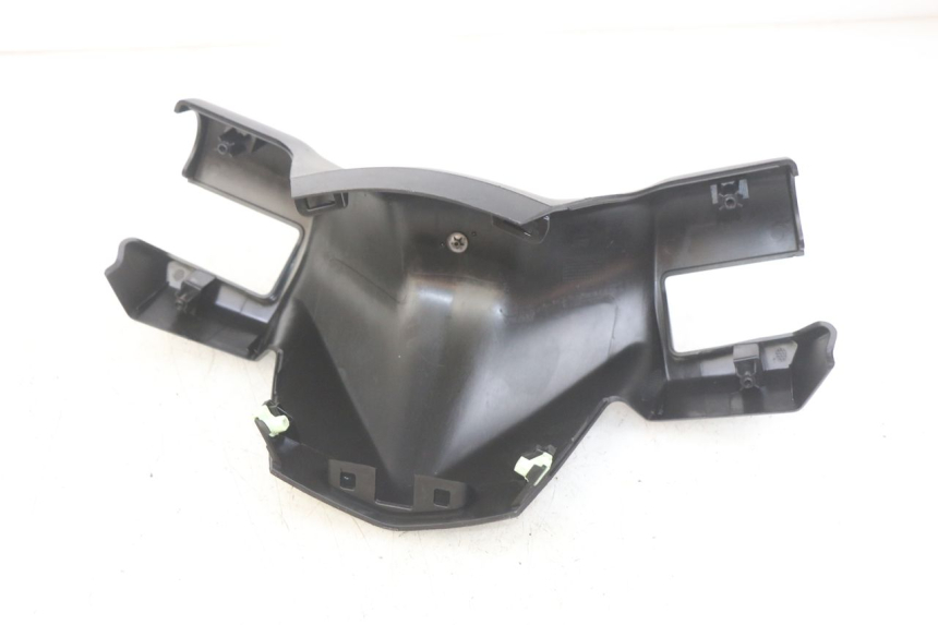 photo de COUVRE GUIDON AVANT PEUGEOT CITYSTAR 125 (2011 - 2017)