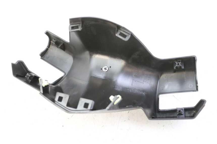 photo de COUVRE GUIDON AVANT PEUGEOT CITYSTAR 125 (2011 - 2017)