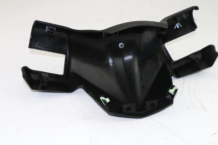 photo de COUVRE GUIDON AVANT PEUGEOT CITYSTAR 125 (2011 - 2017)