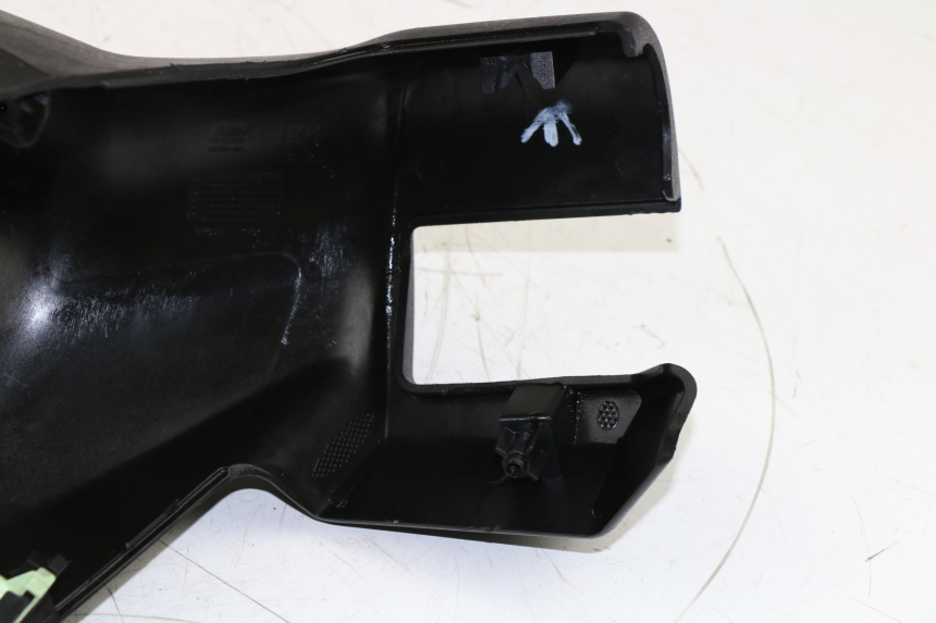 photo de COUVRE GUIDON AVANT PEUGEOT CITYSTAR 125 (2011 - 2017)