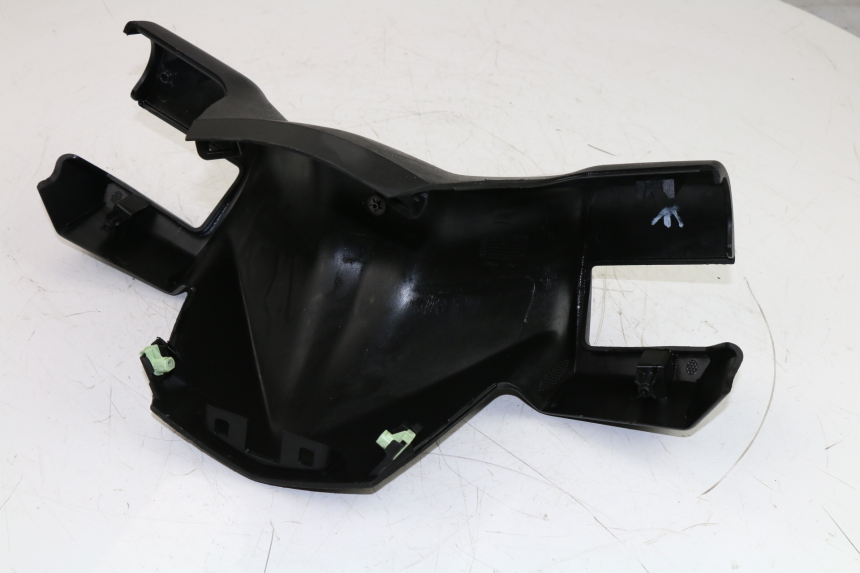 photo de COUVRE GUIDON AVANT PEUGEOT CITYSTAR 125 (2011 - 2017)