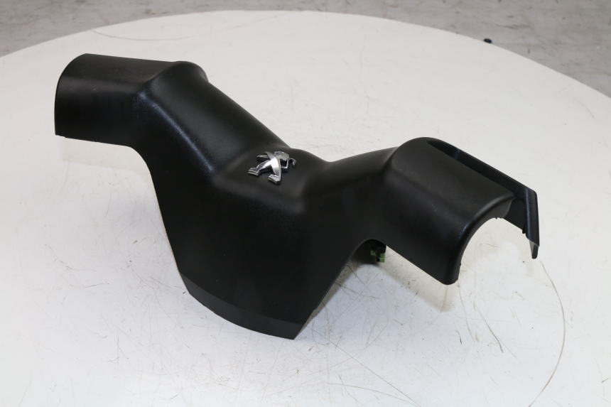 photo de COUVRE GUIDON AVANT PEUGEOT CITYSTAR 125 (2011 - 2017)