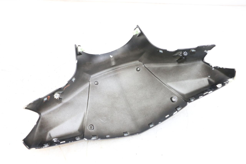 photo de COUVRE GUIDON AVANT PEUGEOT KISBEE 2T 50 (2018 - 2022)