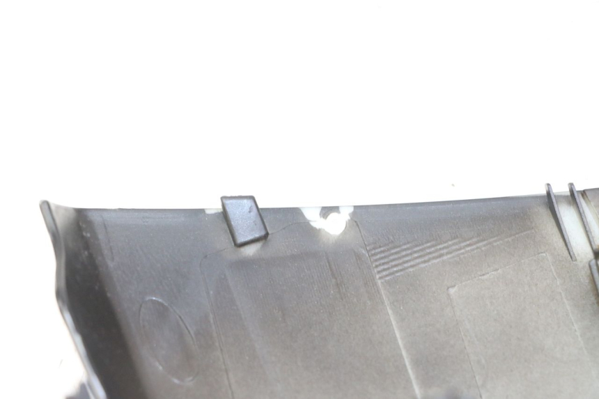 photo de COUVRE GUIDON AVANT PEUGEOT VIVACITY 125 (2010 - 2017)
