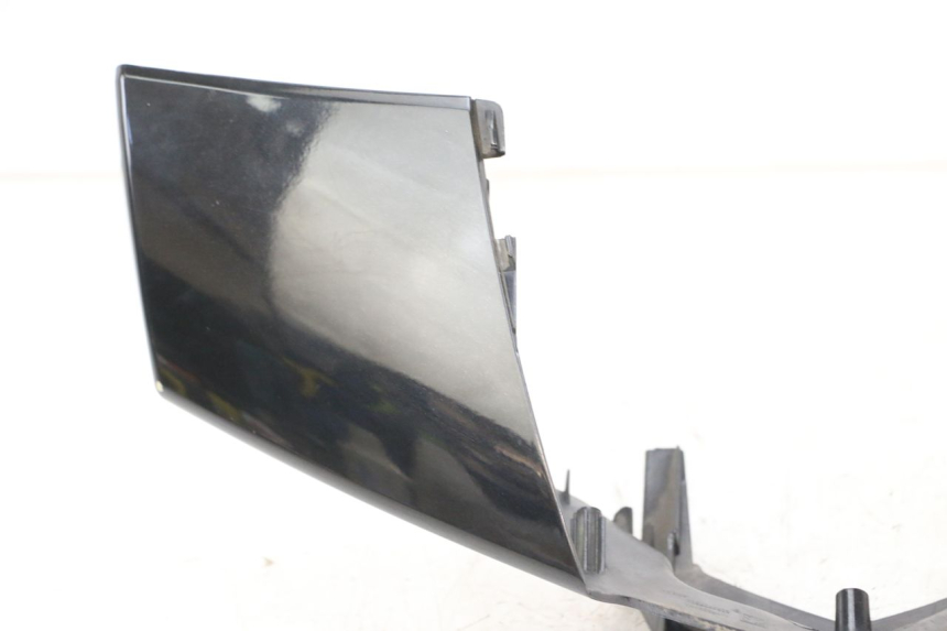 photo de COUVRE GUIDON AVANT PEUGEOT VIVACITY 125 (2010 - 2017)