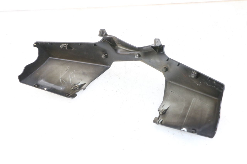 photo de COUVRE GUIDON AVANT PEUGEOT VIVACITY 125 (2010 - 2017)