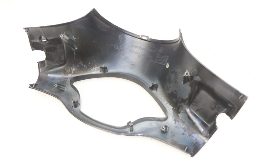 photo de COUVRE GUIDON AVANT PIAGGIO VESPA PRIMAVERA 2T 50 (2013 - 2018)