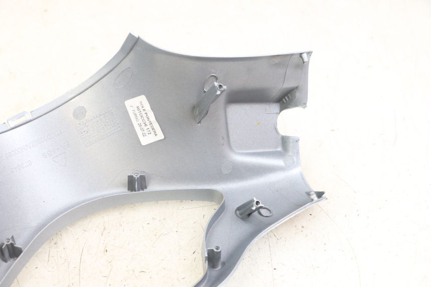 photo de COUVRE GUIDON AVANT PIAGGIO VESPA PRIMAVERA 4T 50 (2021 - 2024)