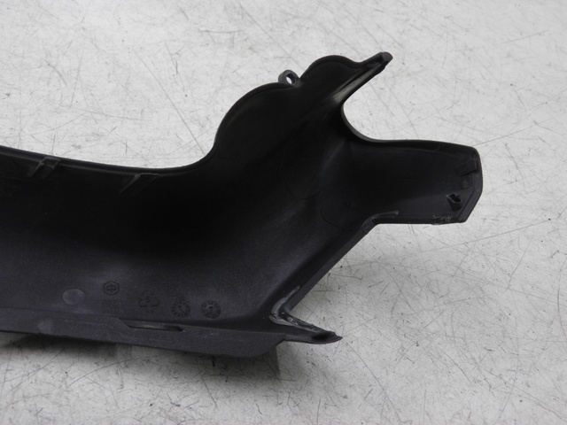 photo de COUVRE GUIDON AVANT PIAGGIO X9 EVOLUTION 500 (2003 - 2005)