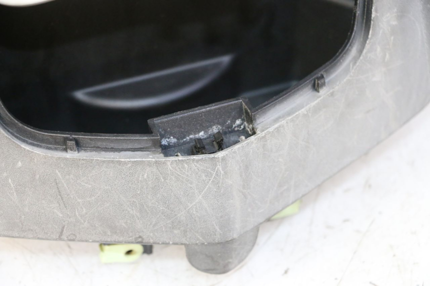 photo de COUVRE GUIDON AVANT PEUGEOT SATELIS 125 (2010 - 2012)