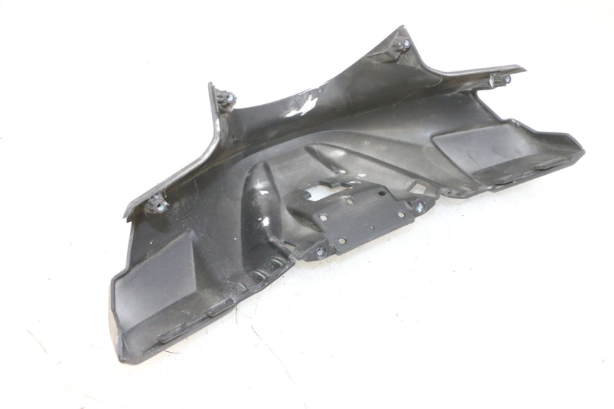 photo de COUVRE GUIDON AVANT PEUGEOT SPEEDFIGHT 4 4T EFI 50 (2021 - 2025) - Gros plan technique