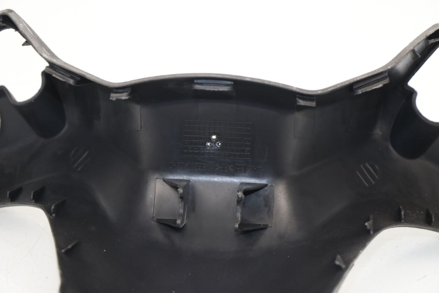 photo de COUVRE GUIDON AVANT SUZUKI BURGMAN 125 (2007 - 2014)