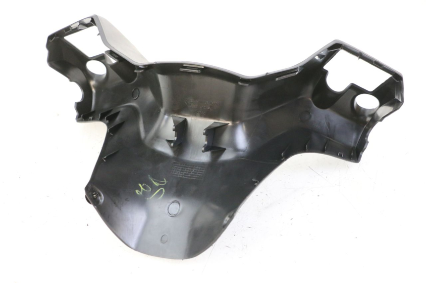 photo de COUVRE GUIDON AVANT SUZUKI BURGMAN 125 (2018 - 2021)
