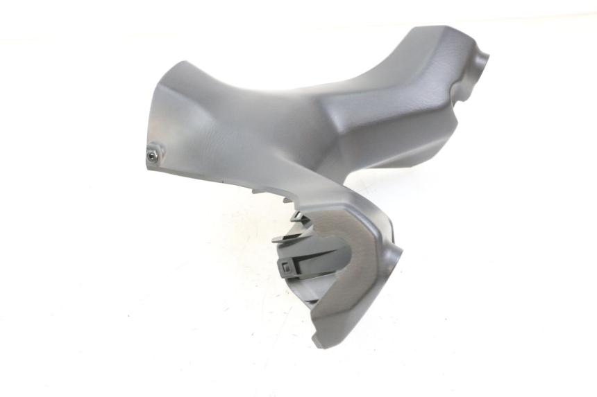 photo de COUVRE GUIDON AVANT SUZUKI BURGMAN 125 (2018 - 2021)