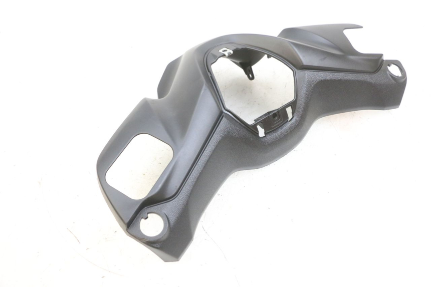 photo de COUVRE GUIDON AVANT YAMAHA TRICITY 300 (2020 - 2024) - Gros plan technique