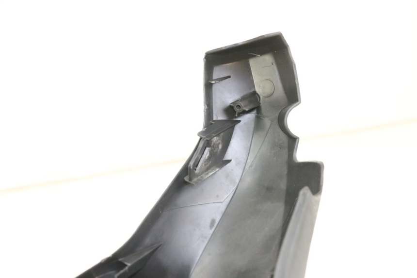 photo de COUVRE GUIDON AVANT SUZUKI UH BURGMAN 125 (2002 - 2006)