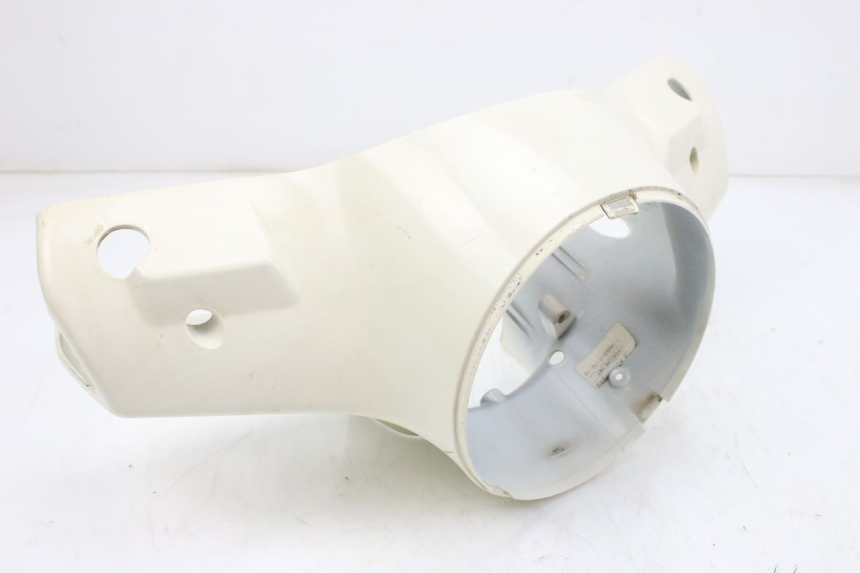 photo de COUVRE GUIDON AVANT PIAGGIO VESPA GTS IGET ABS 125 (2017 - 2023)