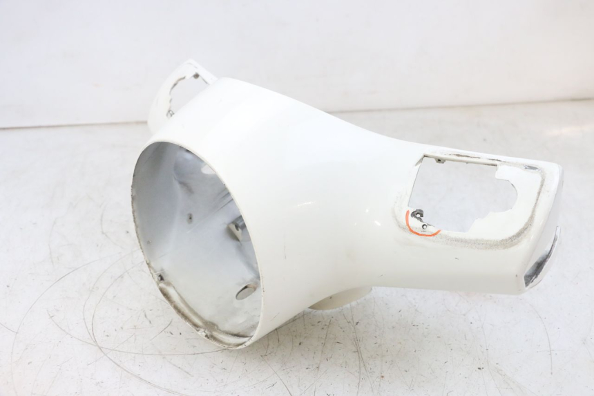 photo de COUVRE GUIDON AVANT PIAGGIO VESPA GTS SUPER IE 125 (2009 - 2016) - Marquages et références