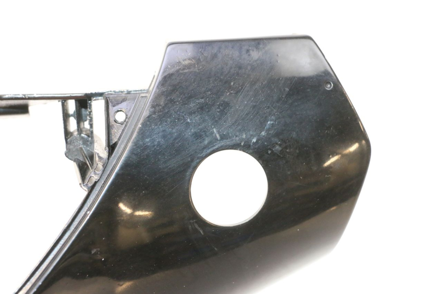 photo de COUVRE GUIDON AVANT PIAGGIO VESPA PK FL 2T 50 (1990 - 1996) - Détail de la pièce
