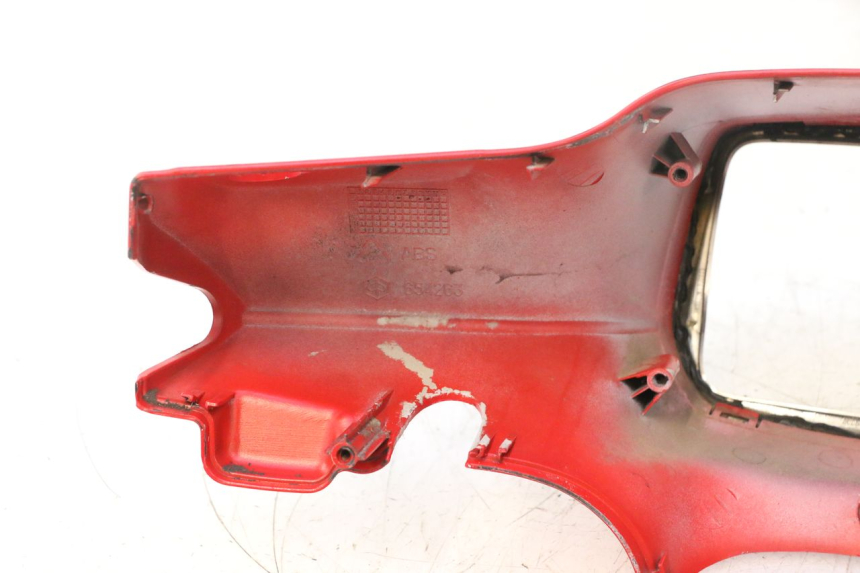 photo de COUVRE GUIDON AVANT PIAGGIO VESPA S 2T 50 (2007 - 2014) - Autre angle de vue