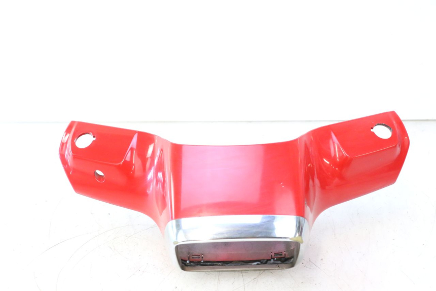 photo de COUVRE GUIDON AVANT PIAGGIO VESPA S 2T 50 (2007 - 2014) - Points de fixation