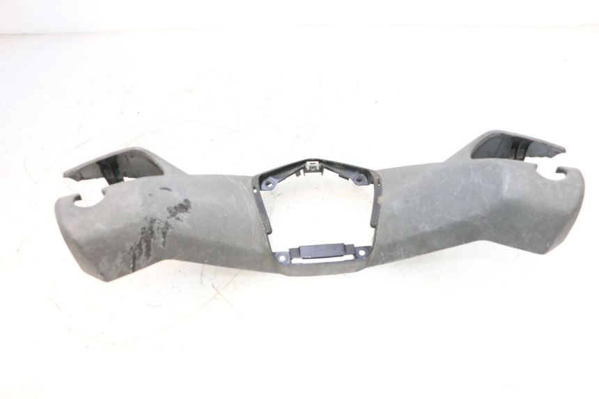 photo de COUVRE GUIDON AVANT YAMAHA X-MAX XMAX 125 (2010 - 2013) - Détail de la pièce