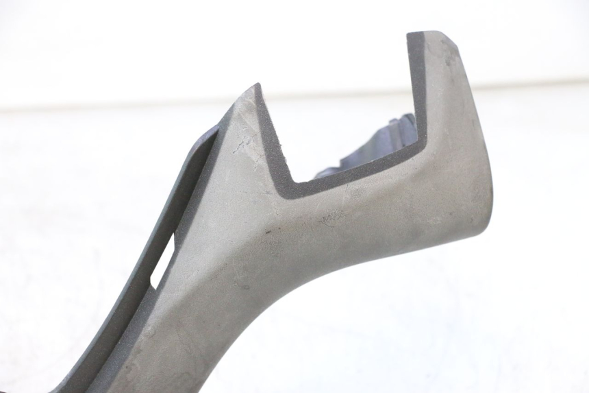 photo de COUVRE GUIDON AVANT PIAGGIO X8 STREET 125 (2006 - 2007) - Détail de la pièce