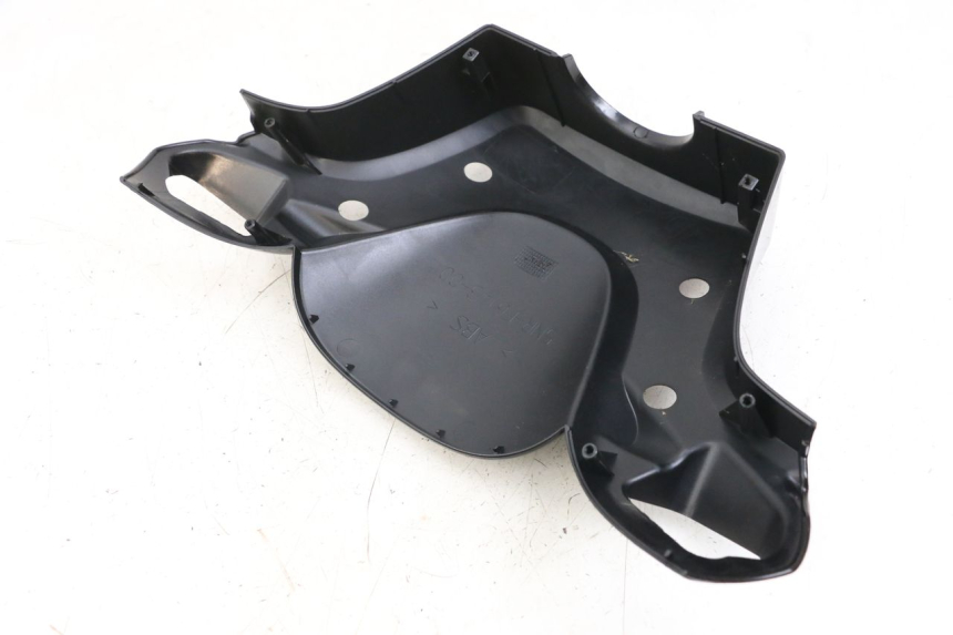 photo de COUVRE GUIDON AVANT YAMAHA YP MAJESTY 125 (2002 - 2006)