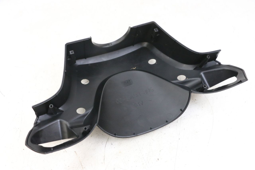 photo de COUVRE GUIDON AVANT YAMAHA YP MAJESTY 125 (2002 - 2006)