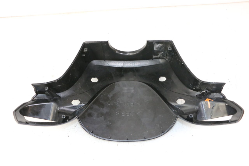 photo de COUVRE GUIDON AVANT YAMAHA YP MAJESTY 125 (2007 - 2010)