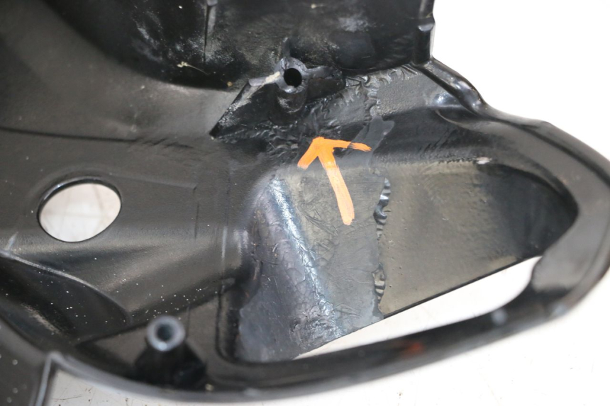 photo de COUVRE GUIDON AVANT YAMAHA YP MAJESTY 125 (2007 - 2010)