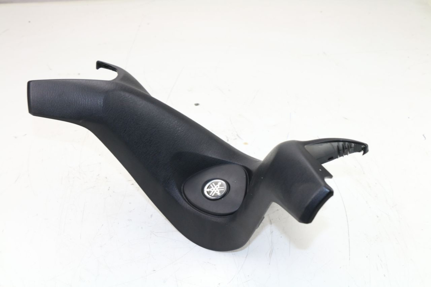 photo de COUVRE GUIDON AVANT YAMAHA YP MAJESTY 400 (2004 - 2008)