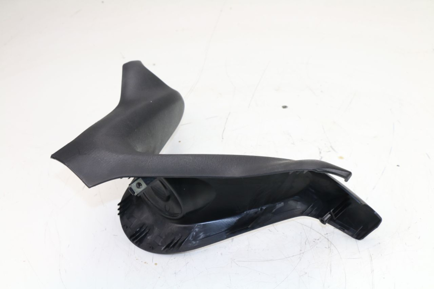 photo de COUVRE GUIDON AVANT YAMAHA YP MAJESTY 400 (2004 - 2008)