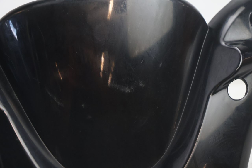 photo de COUVRE GUIDON AVANT YAMAHA YP MAJESTY 125 (2002 - 2006) - Détail de la pièce
